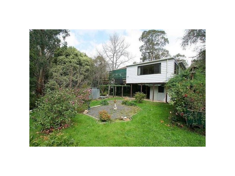 3 Pioneer Avenue, Upwey VIC 3158