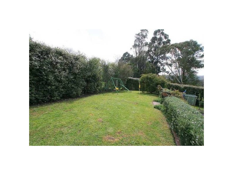 11 Warra Road, Upwey VIC 3158