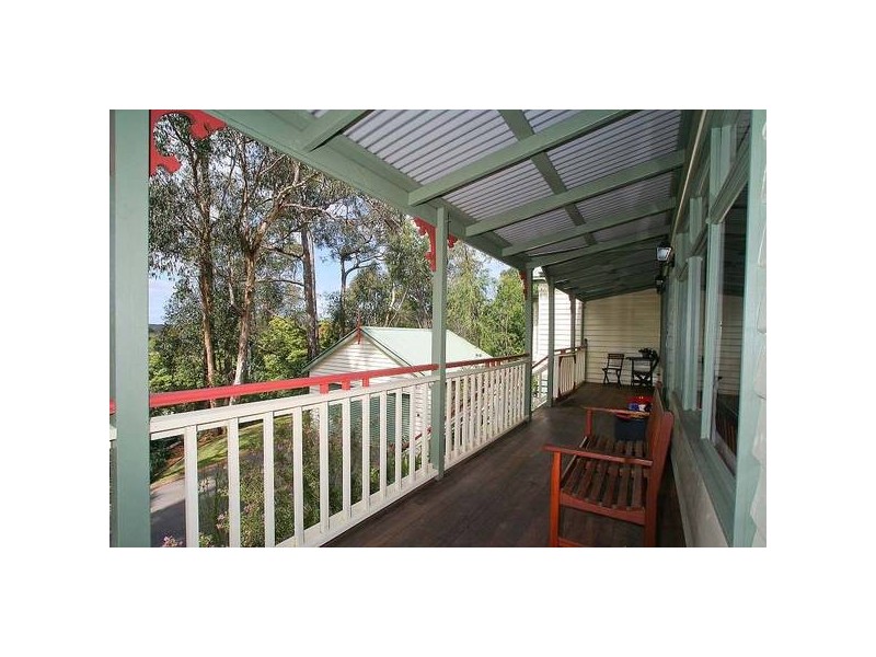 11 Warra Road, Upwey VIC 3158