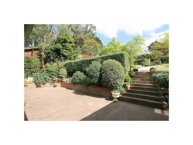 11 Warra Road, Upwey VIC 3158