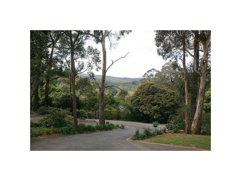11 Warra Road, Upwey VIC 3158