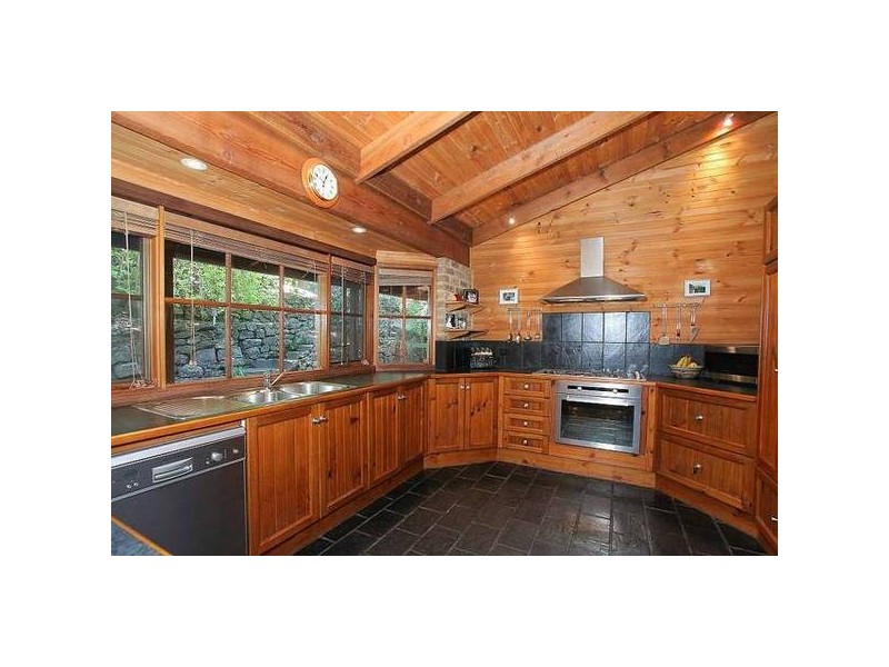 79 Temple Road, Selby VIC 3159