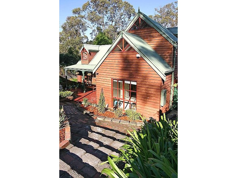 18 Riley Road, Upwey VIC 3158