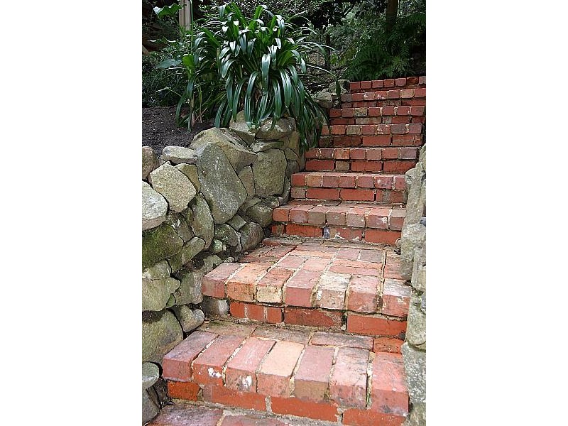 4 Eveline Road, Selby VIC 3159