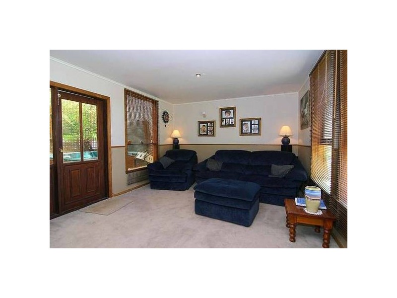 76 Moores Road, Monbulk VIC 3793