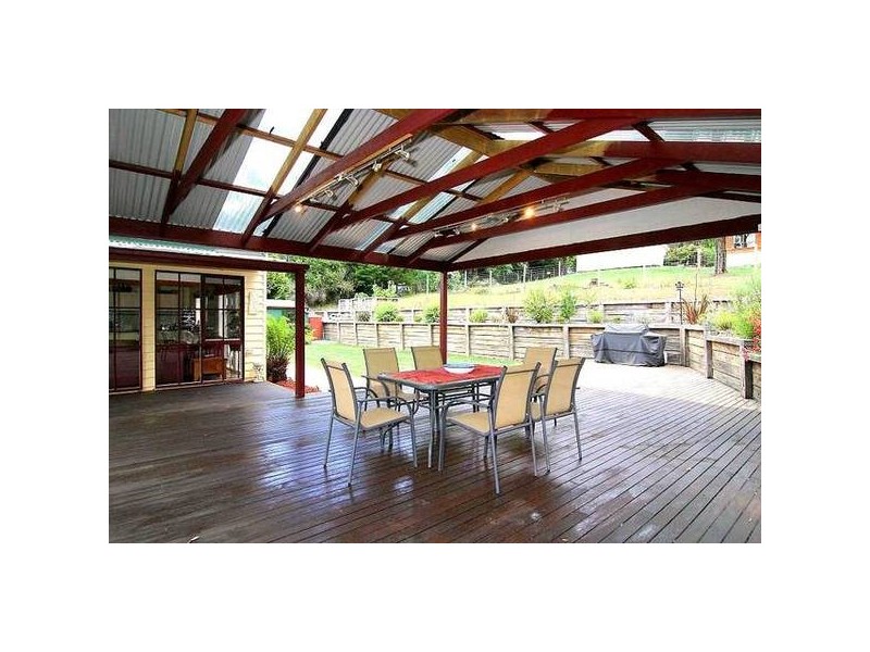 70 First Avenue, Cockatoo VIC 3781