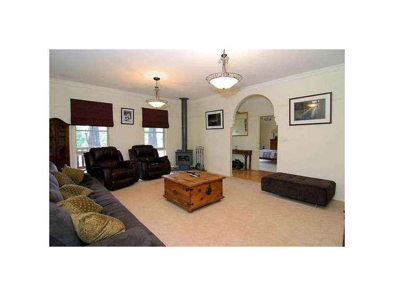 70 First Avenue, Cockatoo VIC 3781