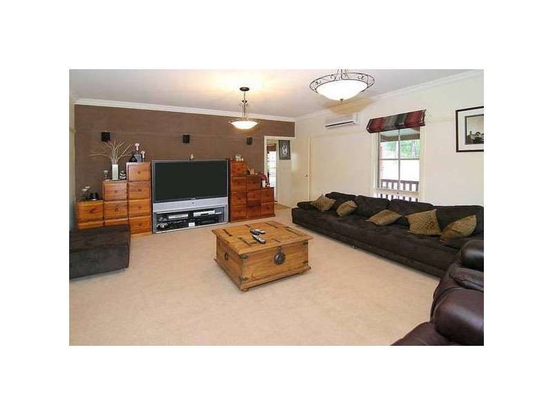 70 First Avenue, Cockatoo VIC 3781