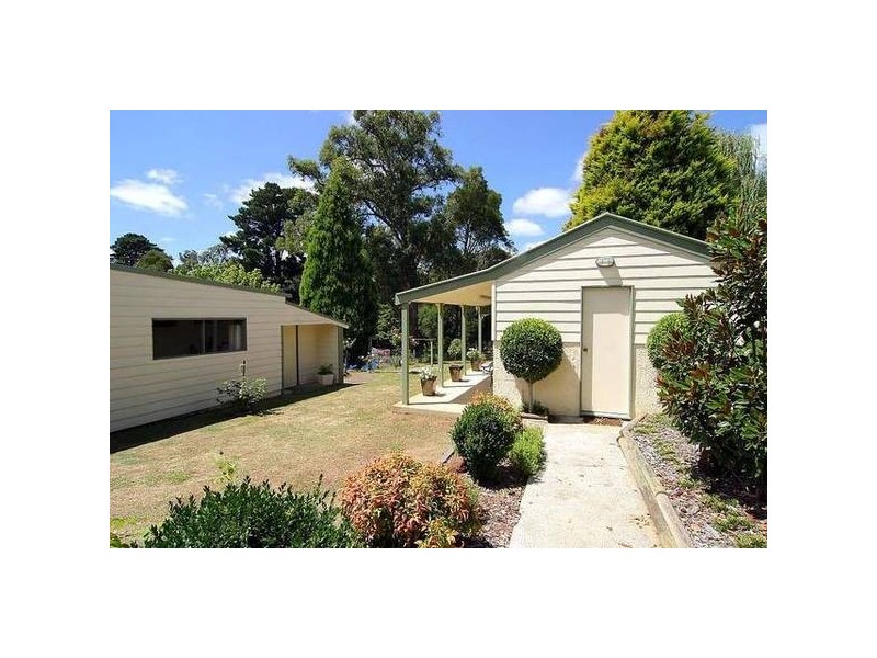 16 Bartley
Road, Belgrave Heights VIC 3160