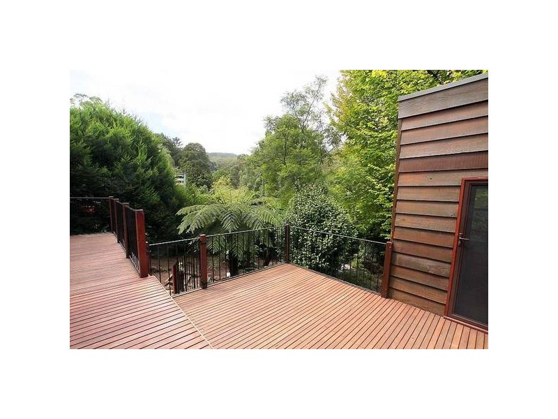 6 Pauline Avenue, Tecoma VIC 3160