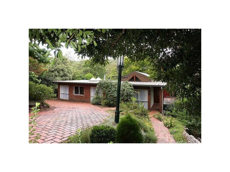 6 Pauline Avenue, Tecoma VIC 3160