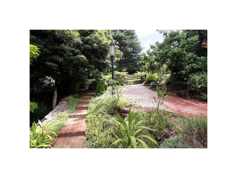 6 Pauline Avenue, Tecoma VIC 3160