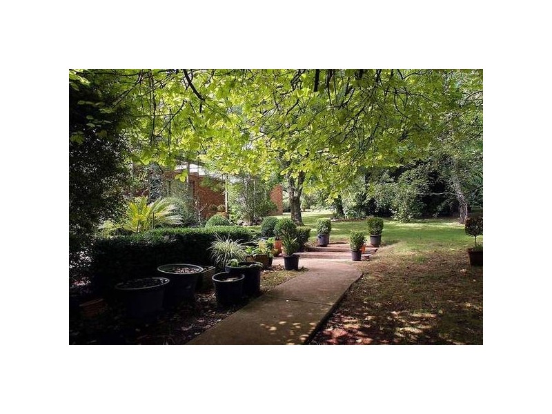 4 Back Road, Sherbrooke VIC 3789