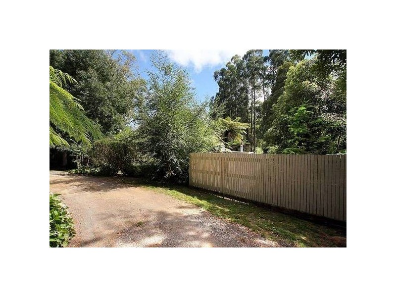 4 Back Road, Sherbrooke VIC 3789