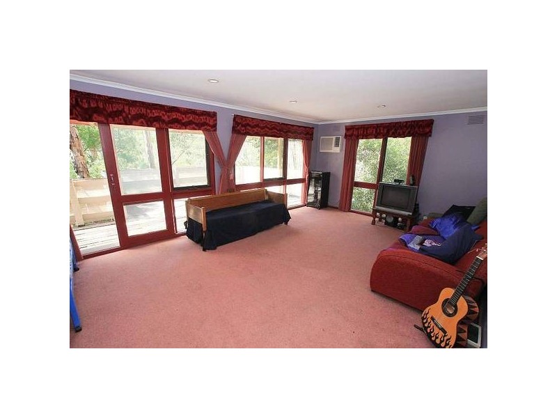 87 Temple Road, Selby VIC 3159