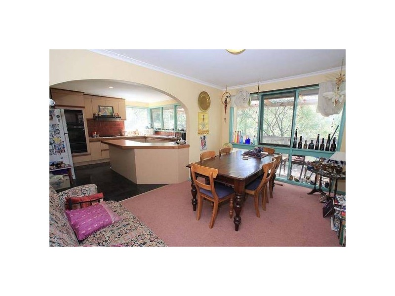 87 Temple Road, Selby VIC 3159