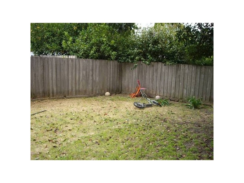 8 Chestnut Avenue, Ferntree Gully VIC 3156