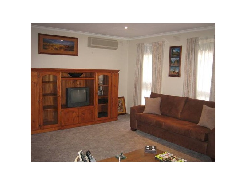 77 Adele Avenue, Ferntree Gully VIC 3156