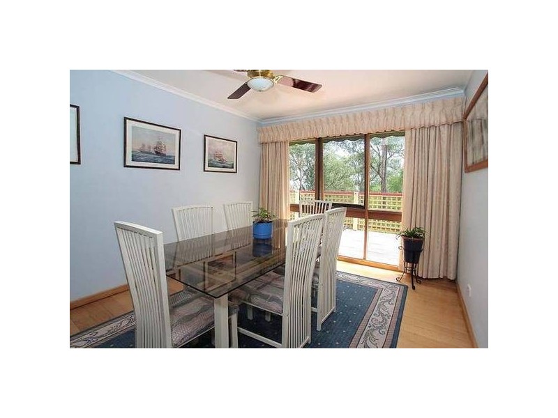 6 Kitchener Road, Tecoma VIC 3160