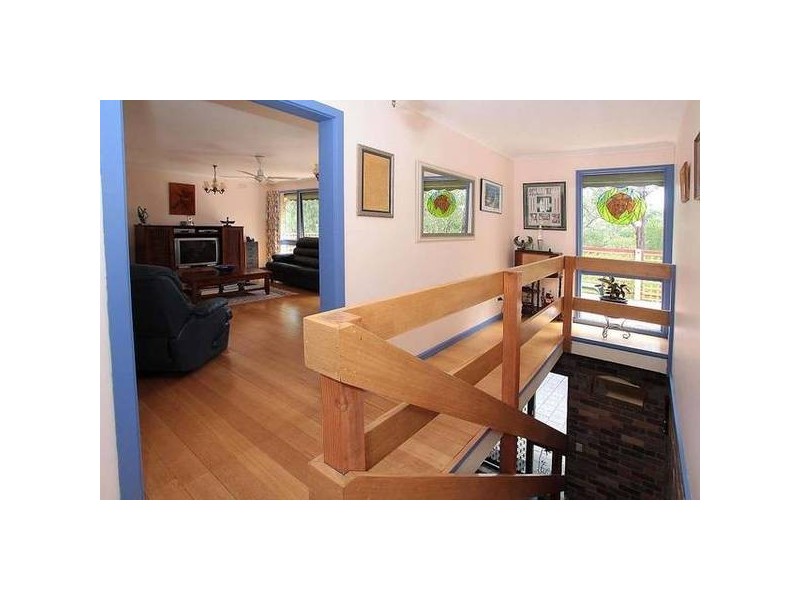 6 Kitchener Road, Tecoma VIC 3160
