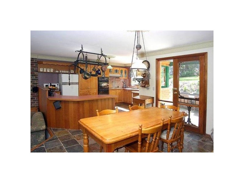 6 Tuttawatta Road, Selby VIC 3159