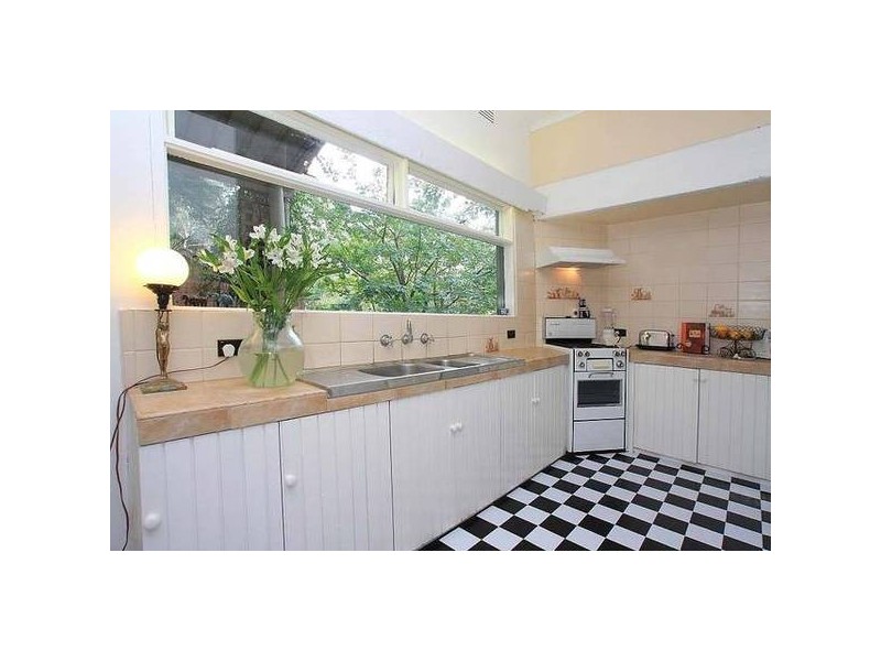 16 Bennett Avenue, Belgrave VIC 3160
