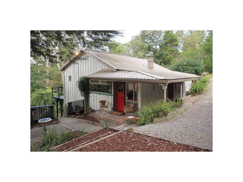 16 Bennett Avenue, Belgrave VIC 3160