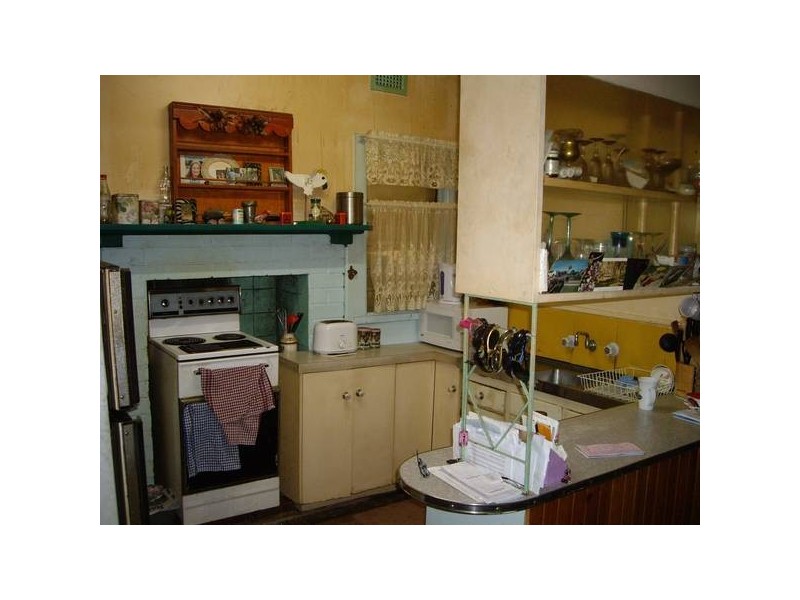 18 Gratten Road, Montrose VIC 3765