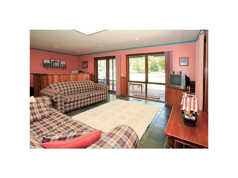 6 Tor Road, Belgrave Heights VIC 3160