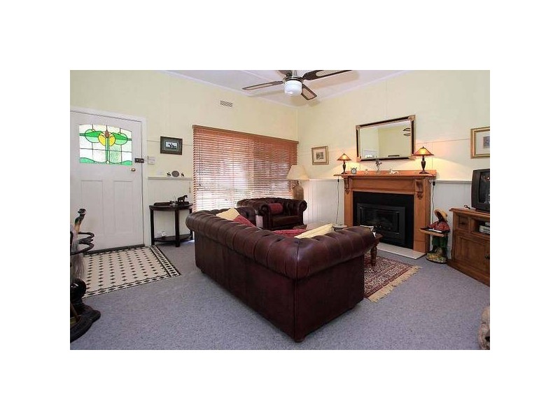 28 Hazel Grove, Tecoma VIC 3160
