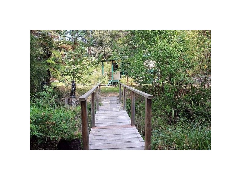 28 Hazel Grove, Tecoma VIC 3160