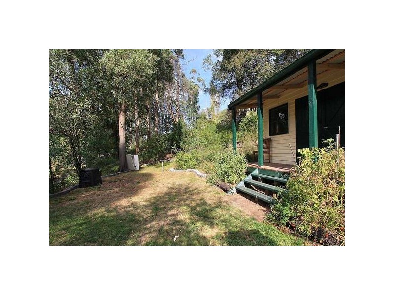 28 Hazel Grove, Tecoma VIC 3160