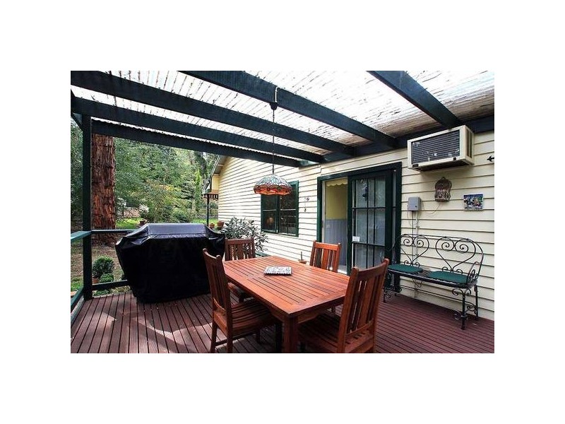 28 Hazel Grove, Tecoma VIC 3160