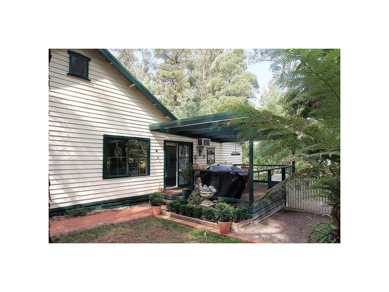 28 Hazel Grove, Tecoma VIC 3160
