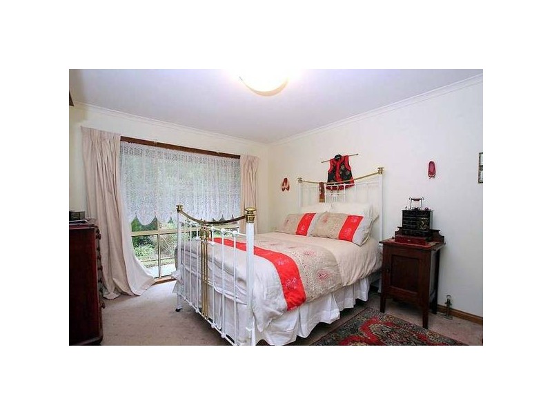 13 Mast Gully Road, Upwey VIC 3158