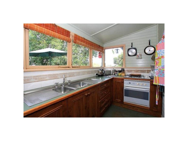 2 Jean Street, Upper Ferntree Gully VIC 3156
