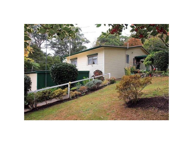 1 Olinda Avenue, Olinda VIC 3788