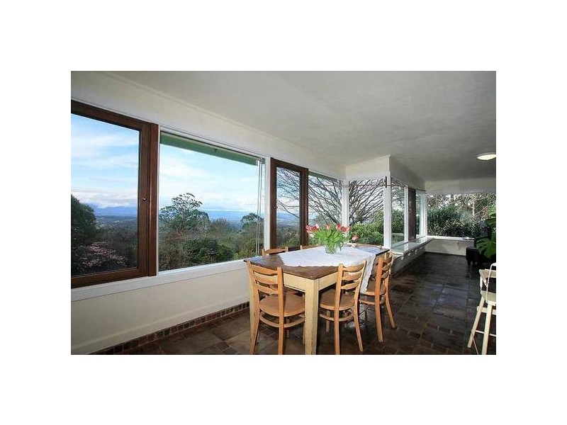 5 Locarno Avenue (Enter via Regnans Rd laneway), Kallista VIC 3791