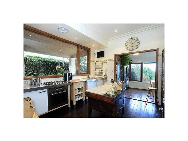 5 Locarno Avenue (Enter via Regnans Rd laneway), Kallista VIC 3791