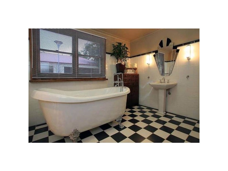 5 Locarno Avenue (Enter via Regnans Rd laneway), Kallista VIC 3791