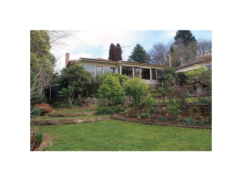 5 Locarno Avenue (Enter via Regnans Rd laneway), Kallista VIC 3791