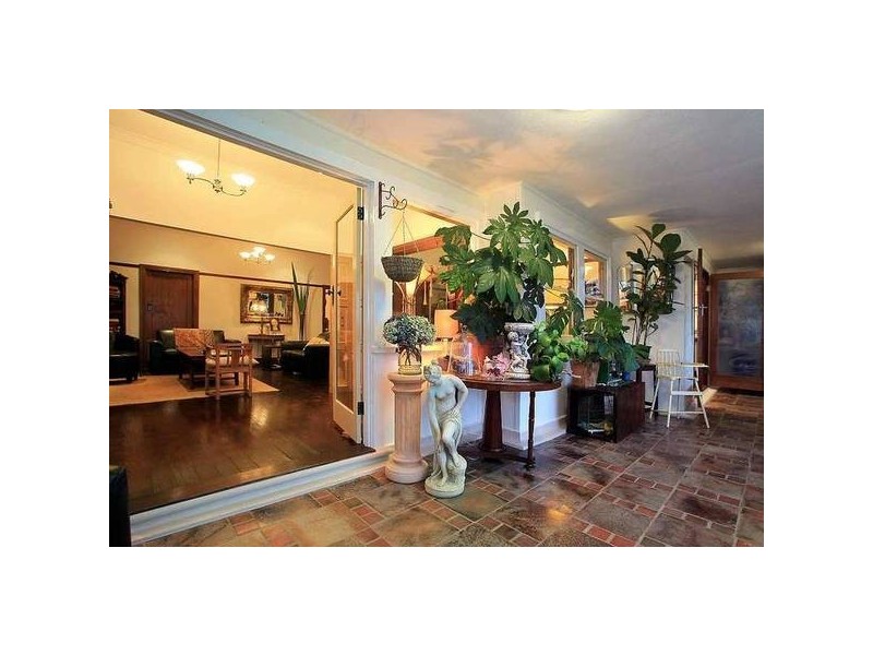 5 Locarno Avenue (Enter via Regnans Rd laneway), Kallista VIC 3791