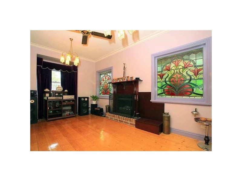 4 Batesleigh Road, Selby VIC 3159