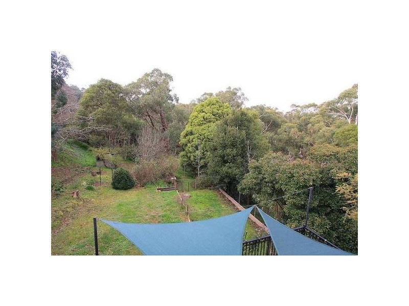 4 Batesleigh Road, Selby VIC 3159