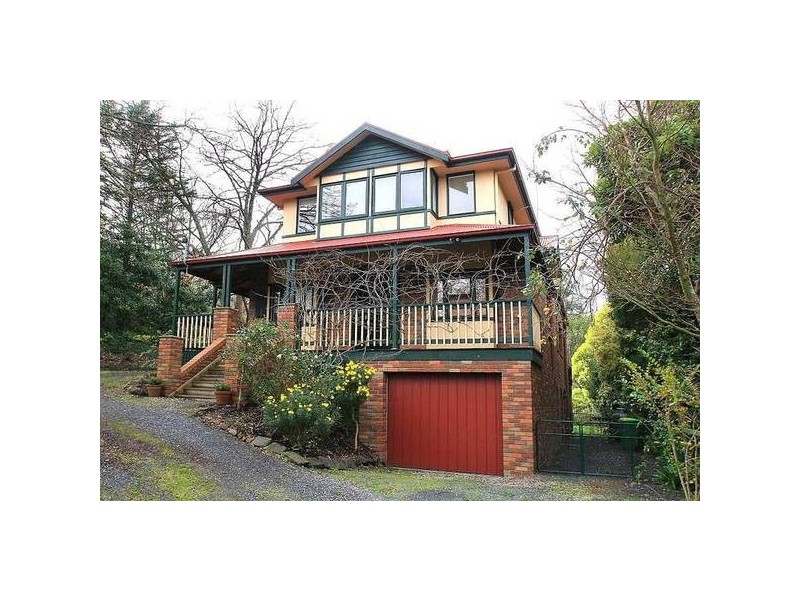 4 Batesleigh Road, Selby VIC 3159