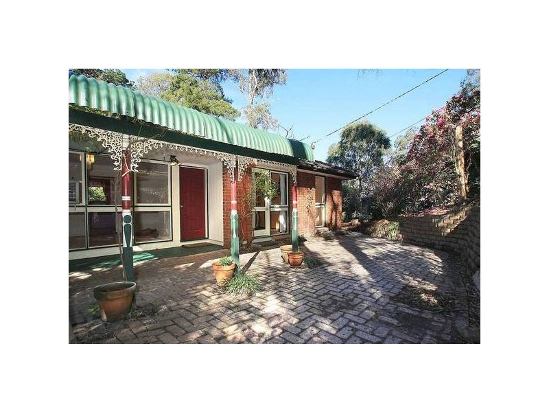 16 Gums Avenue, Tecoma VIC 3160