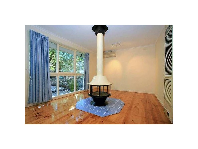 16 Gums Avenue, Tecoma VIC 3160