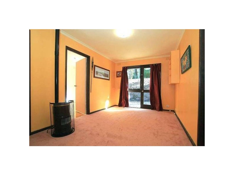 16 Gums Avenue, Tecoma VIC 3160