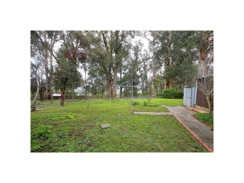 42 School Road, Menzies Creek VIC 3159
