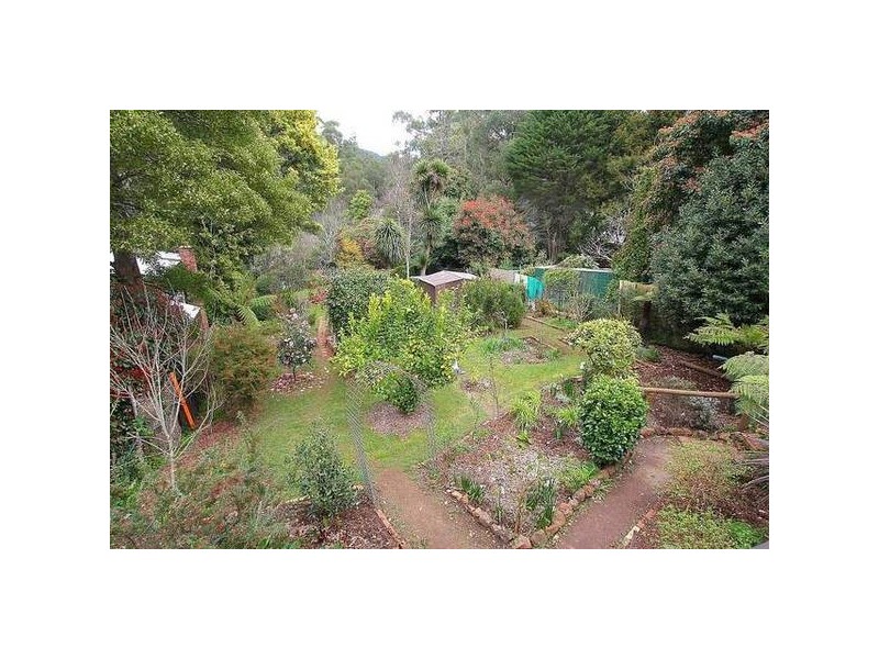 9 Menin Road, Monbulk VIC 3793